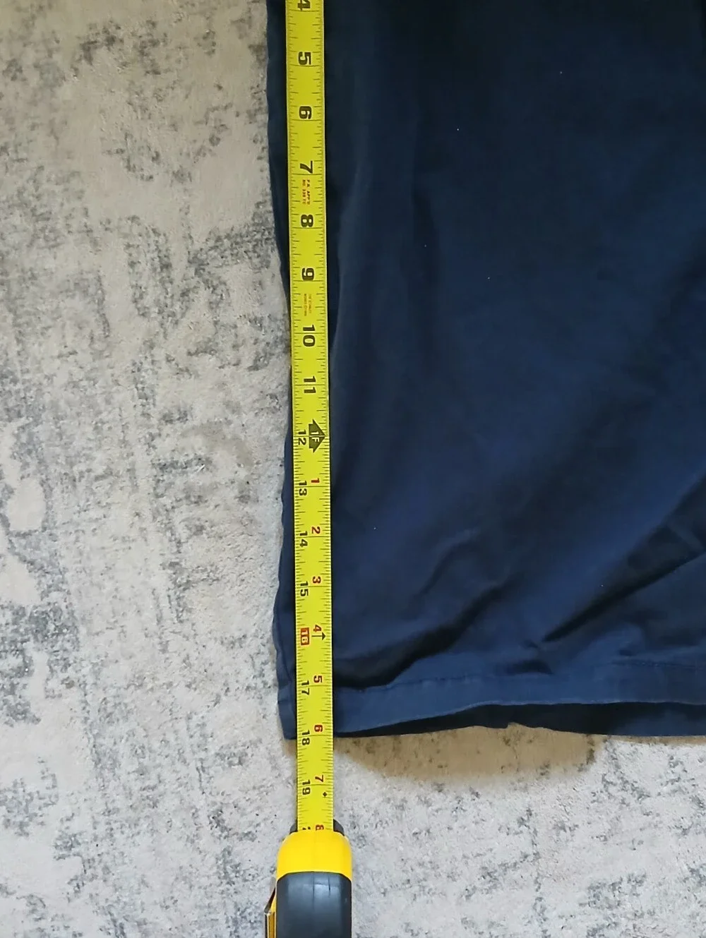 Old Navy Slim Built-In Flex Chino Shorts - Size 32